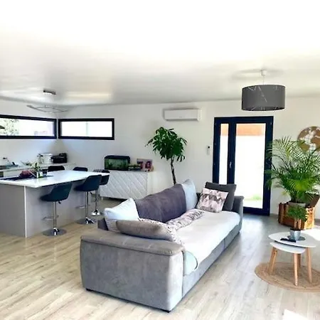 De 100m² Climatisee Sur Villa Meze
