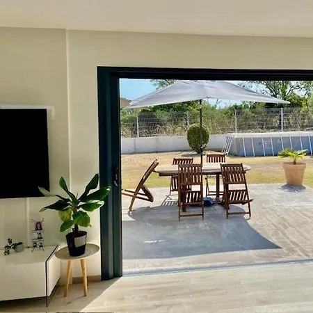 De 100m² Climatisee Sur Villa *