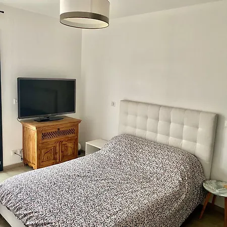 Villa De 100m² Climatisee Sur Meze
